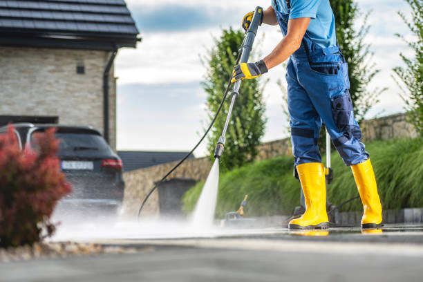 Best Pool Deck Cleaning  in Rockdale, TX